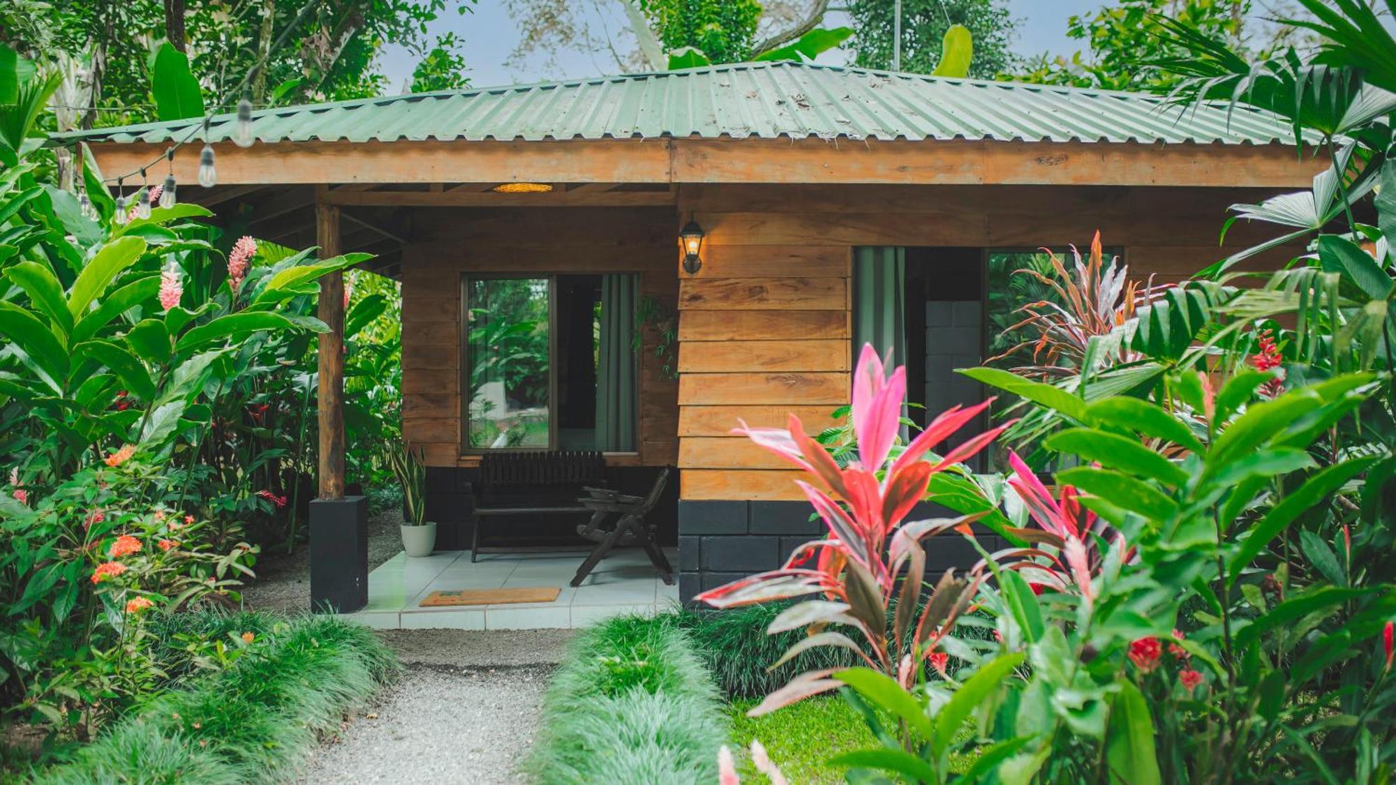 Eden Organic Farm & Bungalows La Fortuna Bagian luar foto